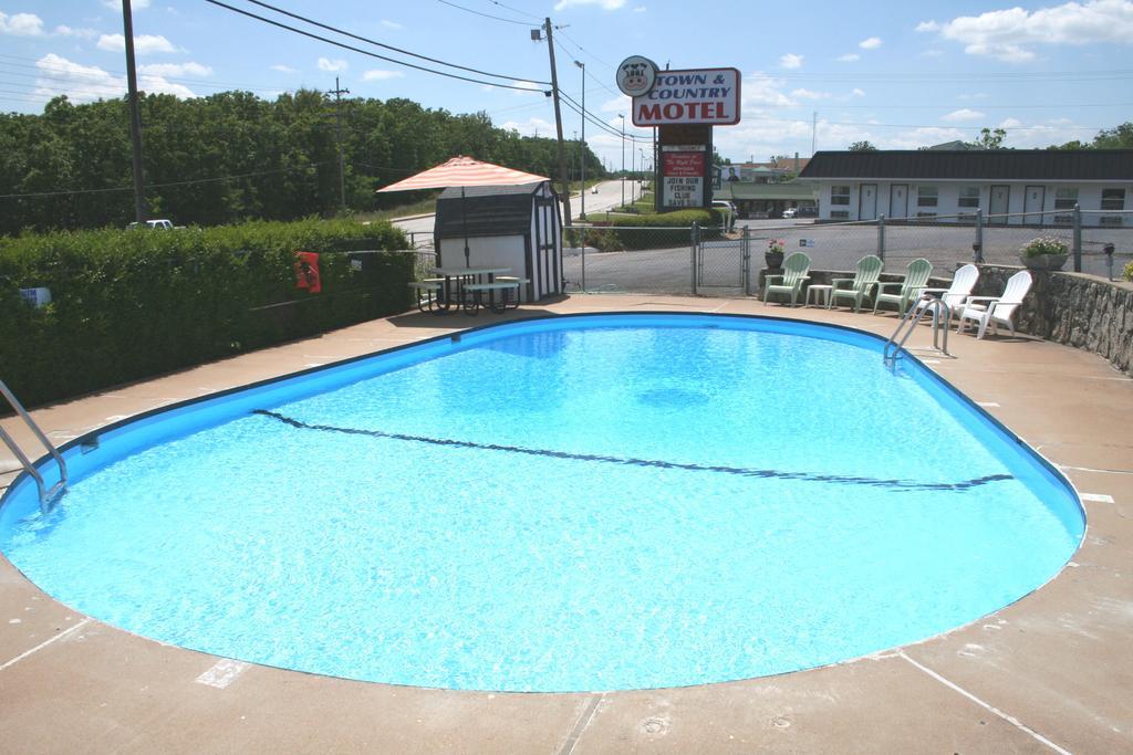 Lake Lighthouse Inn Osage Beach Bagian luar foto