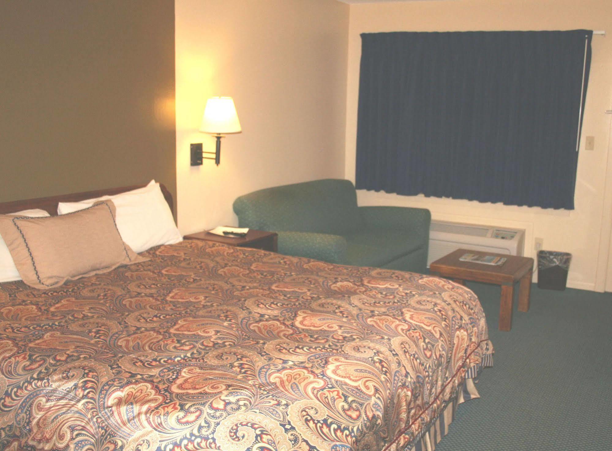Lake Lighthouse Inn Osage Beach Bagian luar foto
